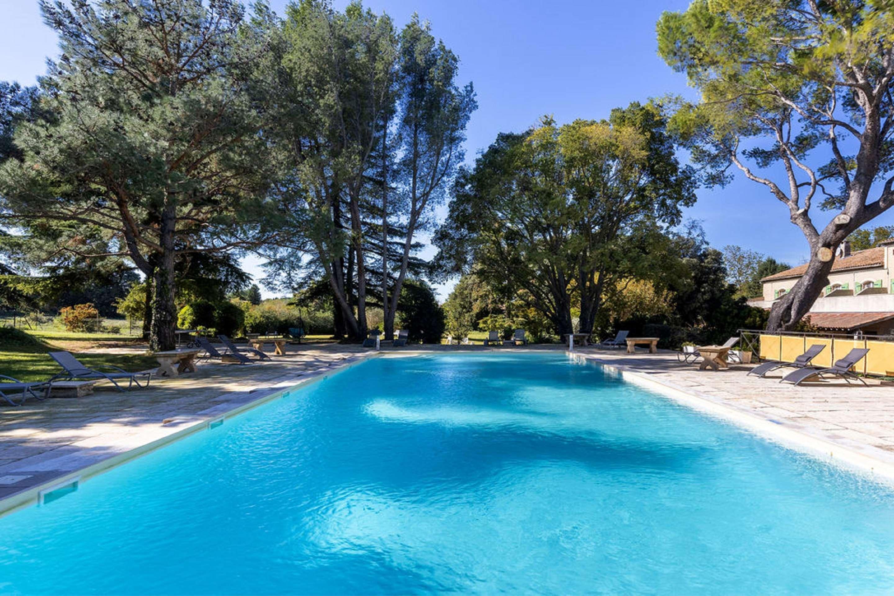 Best Western Le Val Majour Fontvieille Kültér fotó